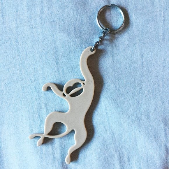 Kipling Plastic Monkey / Gorilla Tan Keychain - Picture 2 of 7